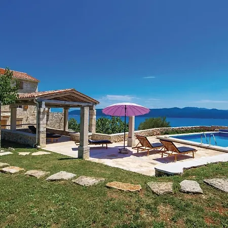 In With Wifi Dom wakacyjny Brseč