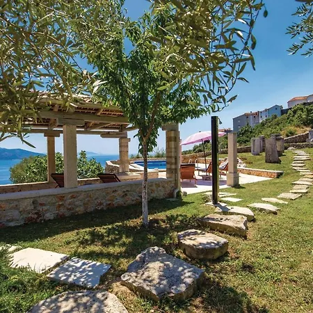 In With Wifi Dom wakacyjny Brseč