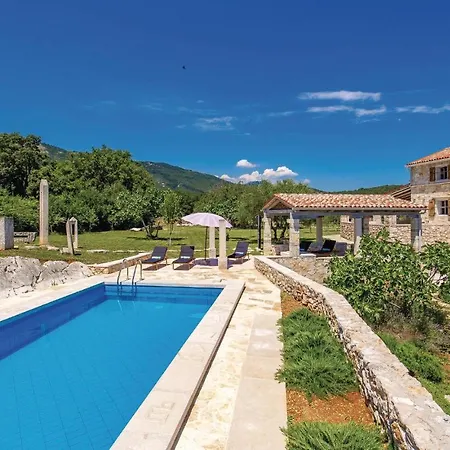 In With Wifi Dom wakacyjny Brseč